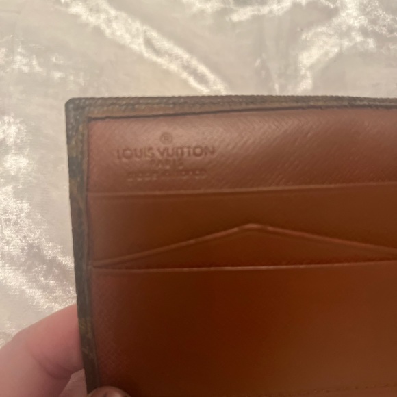 Louis Vuitton Wallet - Picture 5 of 10